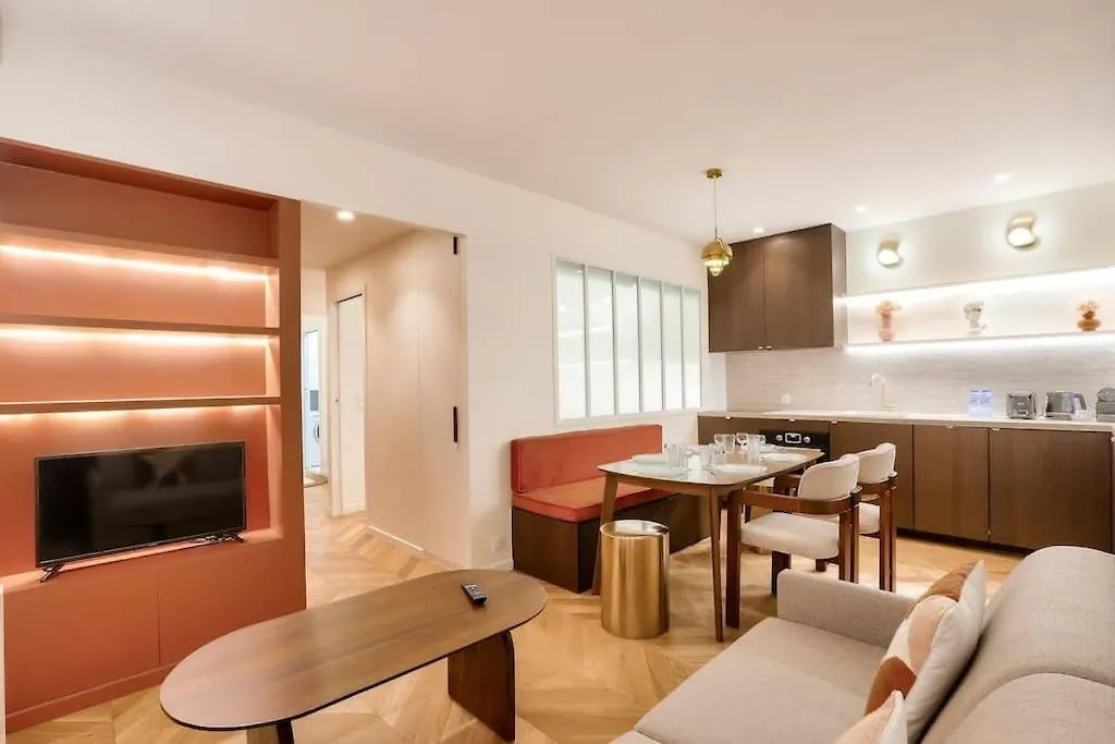 Sublime Duplex Avec Salle De Cinema * Paris