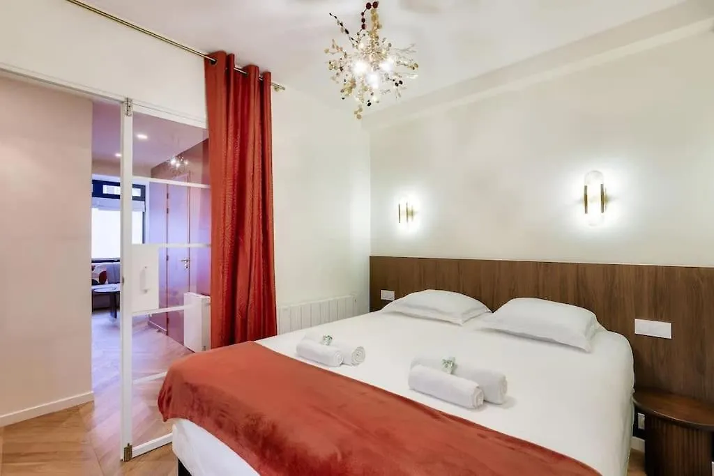 Sublime Duplex Avec Salle De Cinema